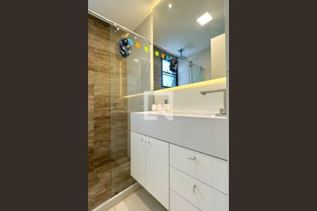 Apartamento à venda com 78m², 2 quartos e 1 vagaBanheiro Social