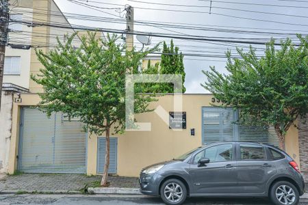 Casa à venda com 76m², 3 quartos e 2 vagas Casa à venda com 76m², 3 quartos e 2 vagasFachada