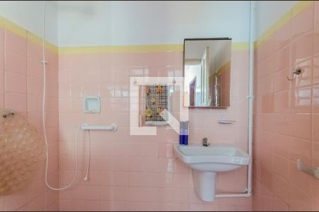 Casa à venda com 285m², 3 quartos e 4 vagasBanheiro de serviço