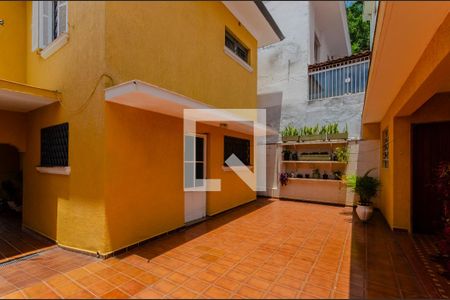 Casa à venda com 285m², 3 quartos e 4 vagasQuintal