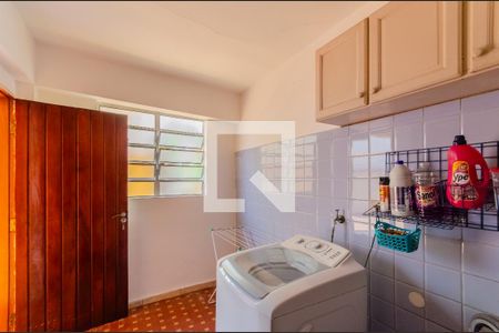 Casa à venda com 285m², 3 quartos e 4 vagasÁrea de Serviço