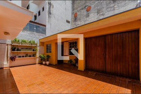 Casa à venda com 285m², 3 quartos e 4 vagasQuintal