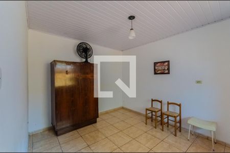 Casa à venda com 285m², 3 quartos e 4 vagasQuarto de Serviço