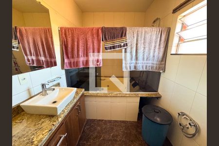 Casa para alugar com 360m², 3 quartos e 7 vagasBanheiro da Suíte 2