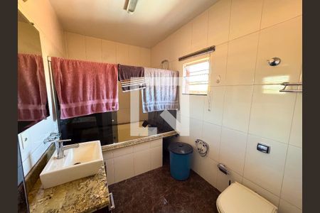 Casa para alugar com 360m², 3 quartos e 7 vagasBanheiro da Suíte 2