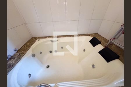 Casa para alugar com 360m², 3 quartos e 7 vagasBanheiro da Suíte 2