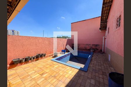 Casa para alugar com 360m², 3 quartos e 7 vagasPiscina