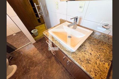 Casa para alugar com 360m², 3 quartos e 7 vagasBanheiro da Suíte 2