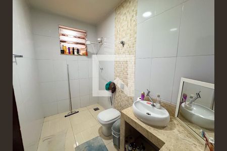 Casa para alugar com 360m², 3 quartos e 7 vagasBanheiro da Suíte 1