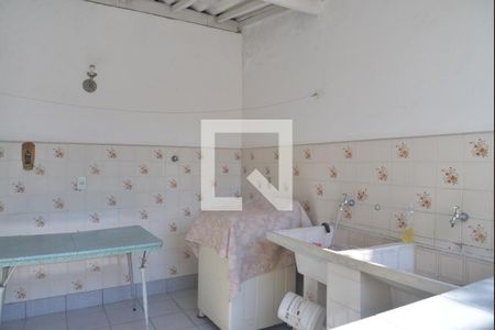 Casa à venda com 150m², 3 quartos e 5 vagasLavanderia