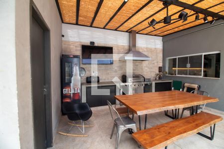 Casa à venda com 240m², 4 quartos e 3 vagas Casa à venda com 240m², 4 quartos e 3 vagasChurrasqueira / Piscina