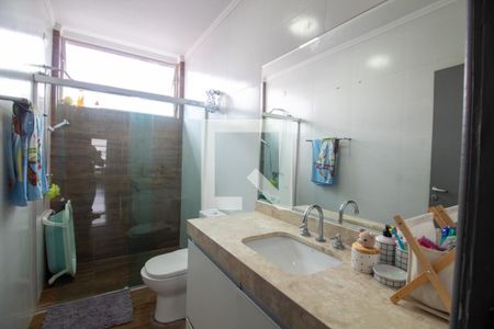 Casa à venda com 240m², 4 quartos e 3 vagas Casa à venda com 240m², 4 quartos e 3 vagasBanheiro