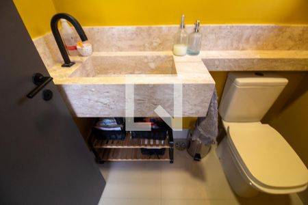 Casa à venda com 240m², 4 quartos e 3 vagas Casa à venda com 240m², 4 quartos e 3 vagasLavabo