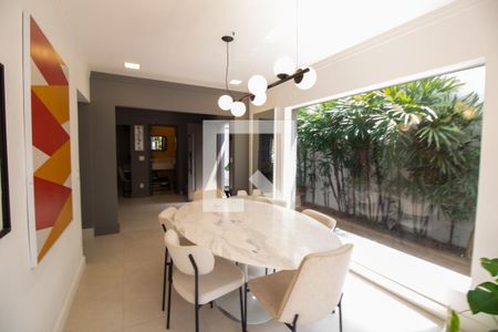 Casa à venda com 240m², 4 quartos e 3 vagas Casa à venda com 240m², 4 quartos e 3 vagasSala de Jantar