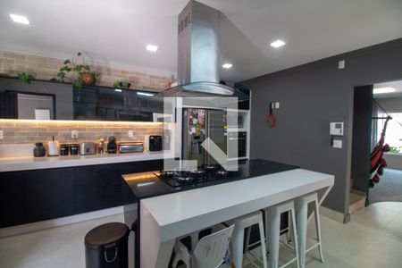 Casa à venda com 240m², 4 quartos e 3 vagas Casa à venda com 240m², 4 quartos e 3 vagasCozinha