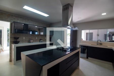 Casa à venda com 240m², 4 quartos e 3 vagas Casa à venda com 240m², 4 quartos e 3 vagasCozinha