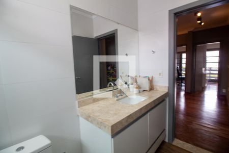 Casa à venda com 240m², 4 quartos e 3 vagas Casa à venda com 240m², 4 quartos e 3 vagasBanheiro