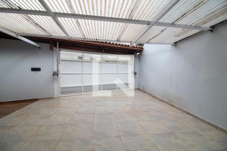 Casa à venda com 240m², 4 quartos e 3 vagas Casa à venda com 240m², 4 quartos e 3 vagasGaragem