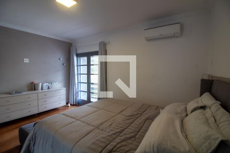 Casa à venda com 240m², 4 quartos e 3 vagas Casa à venda com 240m², 4 quartos e 3 vagasQuarto 4 - Suíte