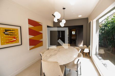 Casa à venda com 240m², 4 quartos e 3 vagas Casa à venda com 240m², 4 quartos e 3 vagasSala de Jantar