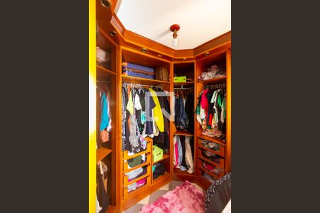 Apartamento à venda com 144m², 4 quartos e 1 vagaCloset do Quarto 4 - Suíte