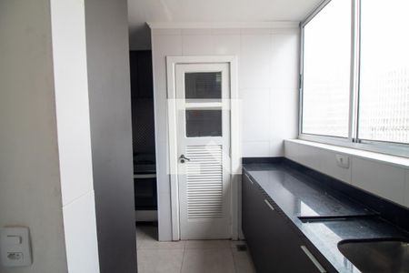 Apartamento para alugar com 67m², 2 quartos e 1 vagaÁrea de Serviço