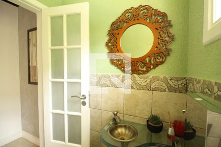 Casa de condomínio à venda com 477m², 5 quartos e 2 vagasLavabo