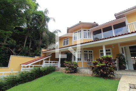 Casa de condomínio à venda com 477m², 5 quartos e 2 vagasFachada