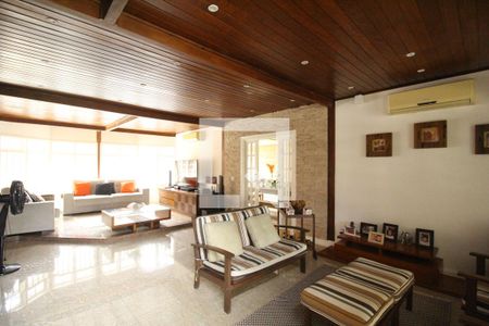 Sala de casa de condomínio à venda com 5 quartos, 477m² em Jacarepaguá, Rio de Janeiro