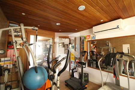 Casa de condomínio à venda com 477m², 5 quartos e 2 vagasSuíte 4 - Academia