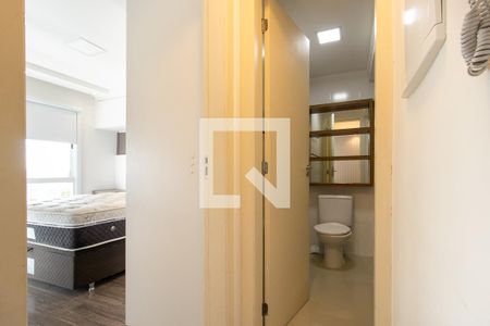 Corredor de apartamento para alugar com 1 quarto, 39m² em Novo Mundo, Curitiba