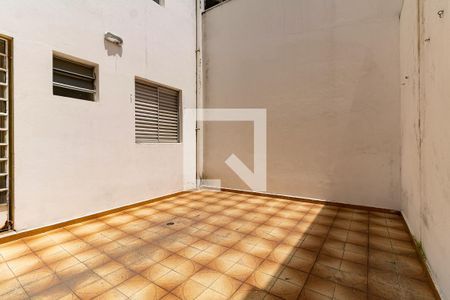 Casa à venda com 138m², 2 quartos e 2 vagasQuintal