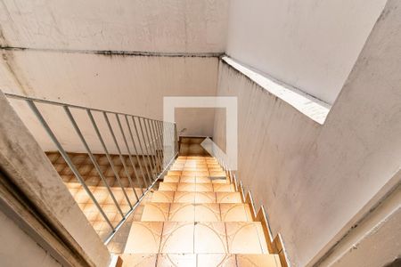 Casa à venda com 138m², 2 quartos e 2 vagasEscada