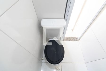 Banheiro de kitnet/studio para alugar com 1 quarto, 10m² em Campo Grande, Rio de Janeiro