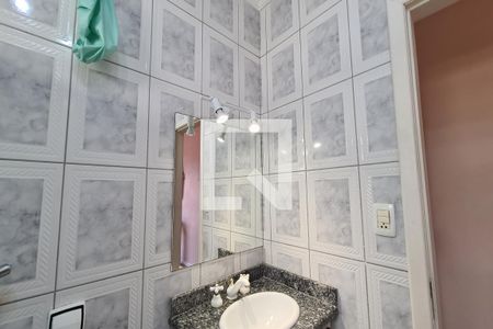 Casa à venda com 245m², 3 quartos e 6 vagasBanheiro da Suíte 2