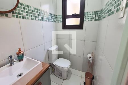 Casa à venda com 245m², 3 quartos e 6 vagasLavabo da garagem