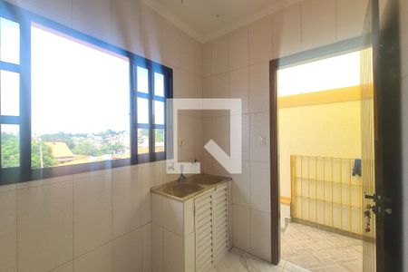 Casa à venda com 245m², 3 quartos e 6 vagasÁrea de Serviço