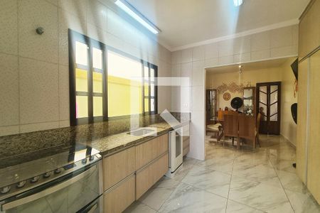 Casa à venda com 245m², 3 quartos e 6 vagasCozinha