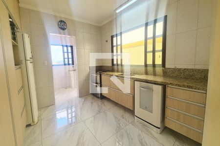 Casa à venda com 245m², 3 quartos e 6 vagasCozinha