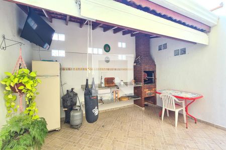 Casa à venda com 245m², 3 quartos e 6 vagasChurrasqueira