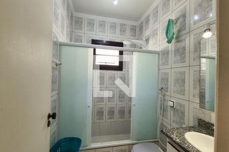 Casa à venda com 245m², 3 quartos e 6 vagasBanheiro da Suíte 2