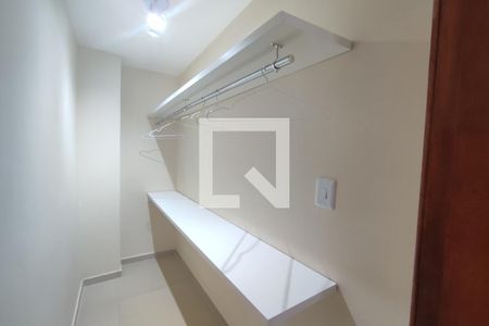 Casa de condomínio para alugar com 100m², 3 quartos e 1 vaga Casa de condomínio para alugar com 100m², 3 quartos e 1 vagaCloset