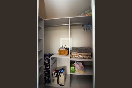 Closet do quarto 1 de apartamento para alugar com 2 quartos, 52m² em Tristeza, Porto Alegre