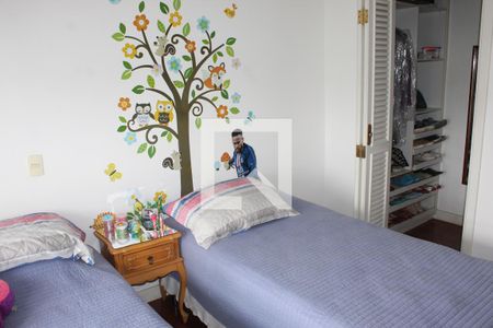 Casa de condomínio para alugar com 1279m², 5 quartos e 4 vagasSuíte 3
