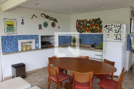 Casa de condomínio para alugar com 1279m², 5 quartos e 4 vagasQuintal
