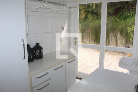 Casa de condomínio para alugar com 1279m², 5 quartos e 4 vagasÁrea de Serviço