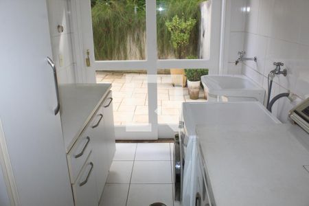 Casa de condomínio para alugar com 1279m², 5 quartos e 4 vagasÁrea de Serviço