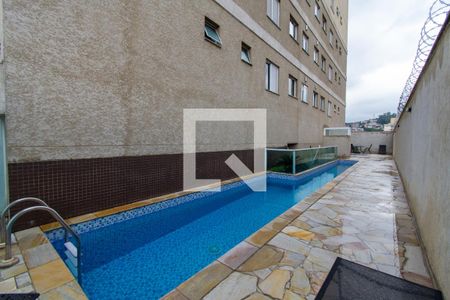 Apartamento à venda com 120m², 3 quartos e 2 vagas Apartamento à venda com 120m², 3 quartos e 2 vagasÁrea comum - Piscina