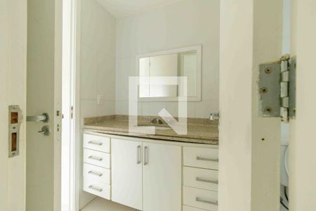 Casa de condomínio à venda com 200m², 5 quartos e 3 vagasBanheiro das Suítes Canadenses