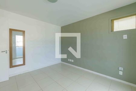 Casa de condomínio à venda com 200m², 5 quartos e 3 vagasSuíte 2